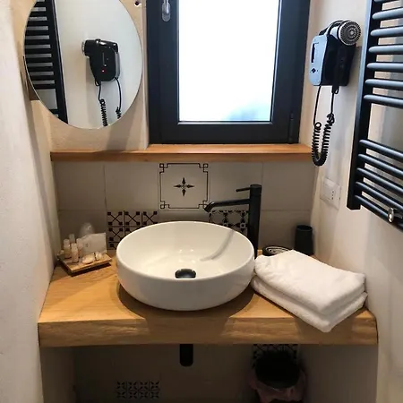 Locus Pendinelli Bed & Breakfast *